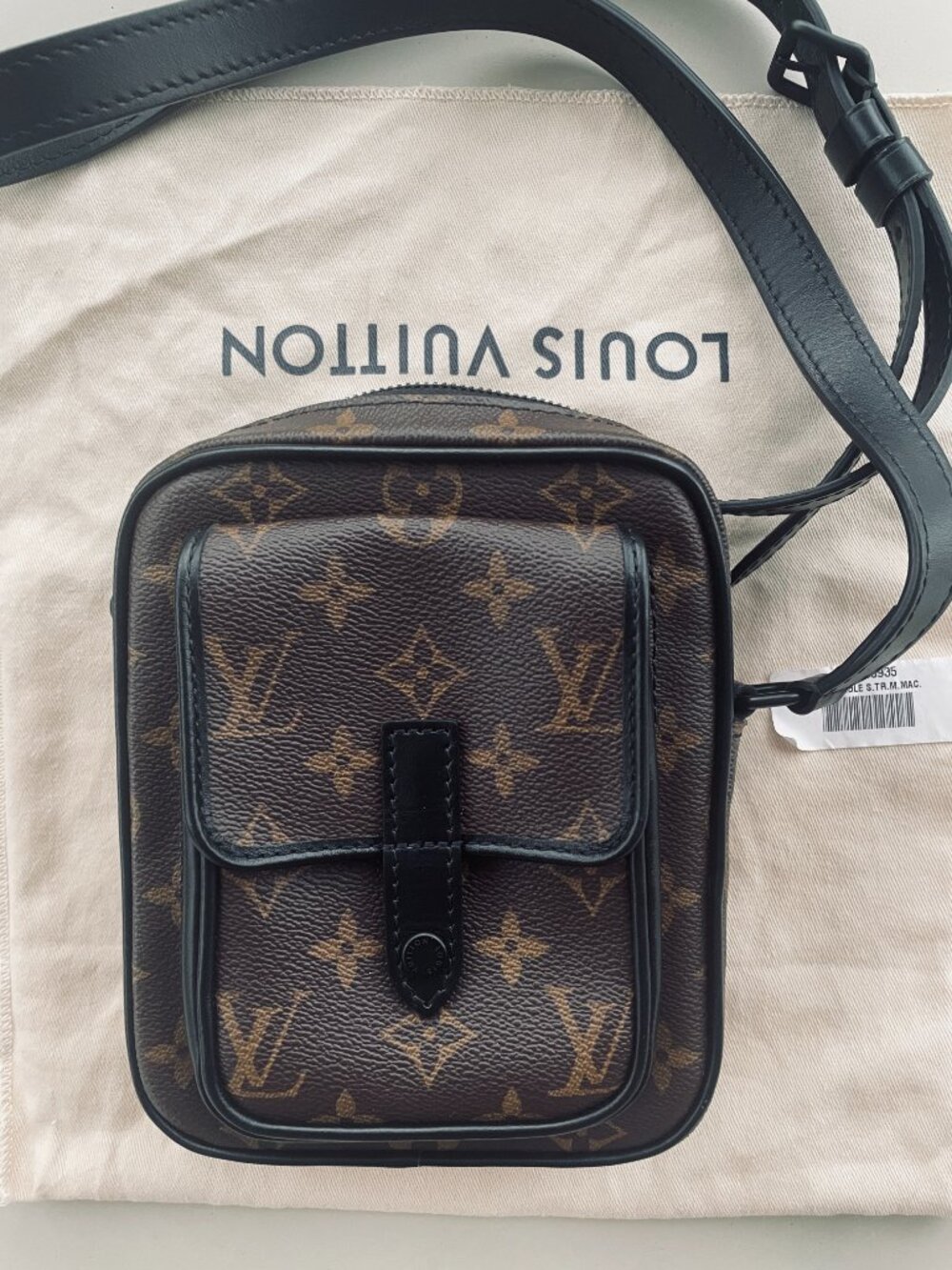 Louis Vuitton Monogram Macassar Christopher Wearable crossbody bag - Picture 2 of 9